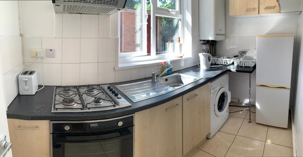 Birmingham City Guest House Екстериор снимка